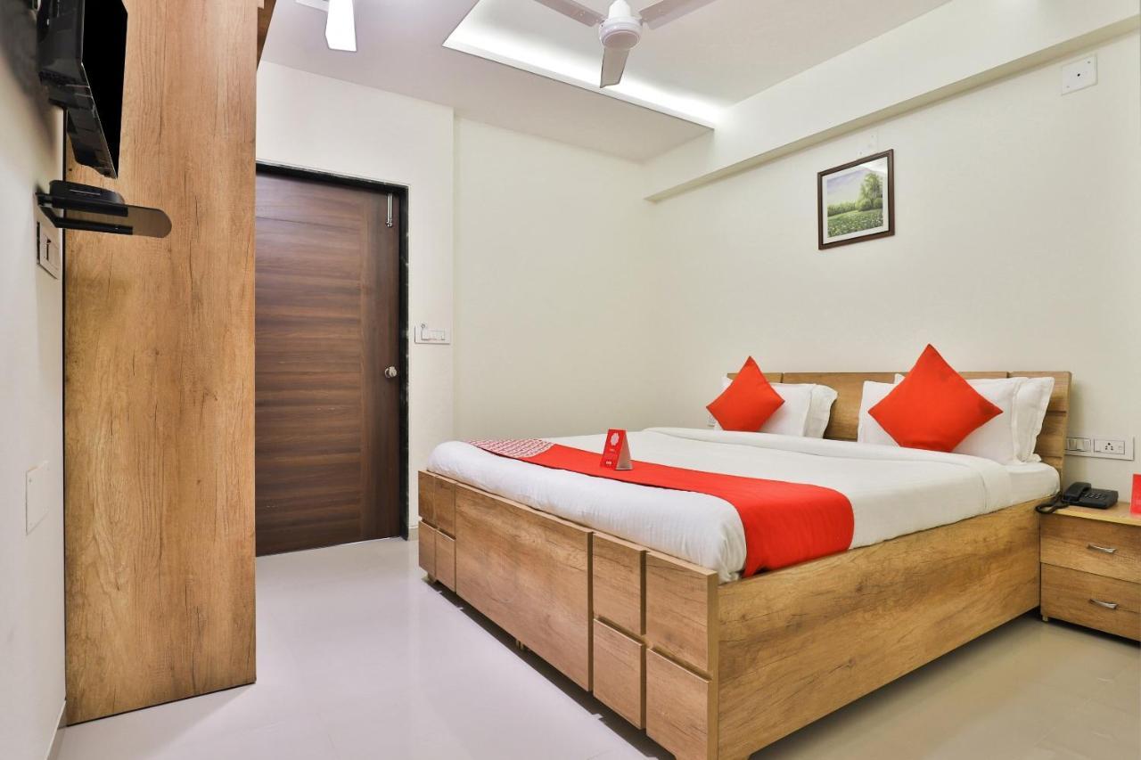 Collection O 12462 Hotel Shiv Inn Gandhinagar Exterior photo
