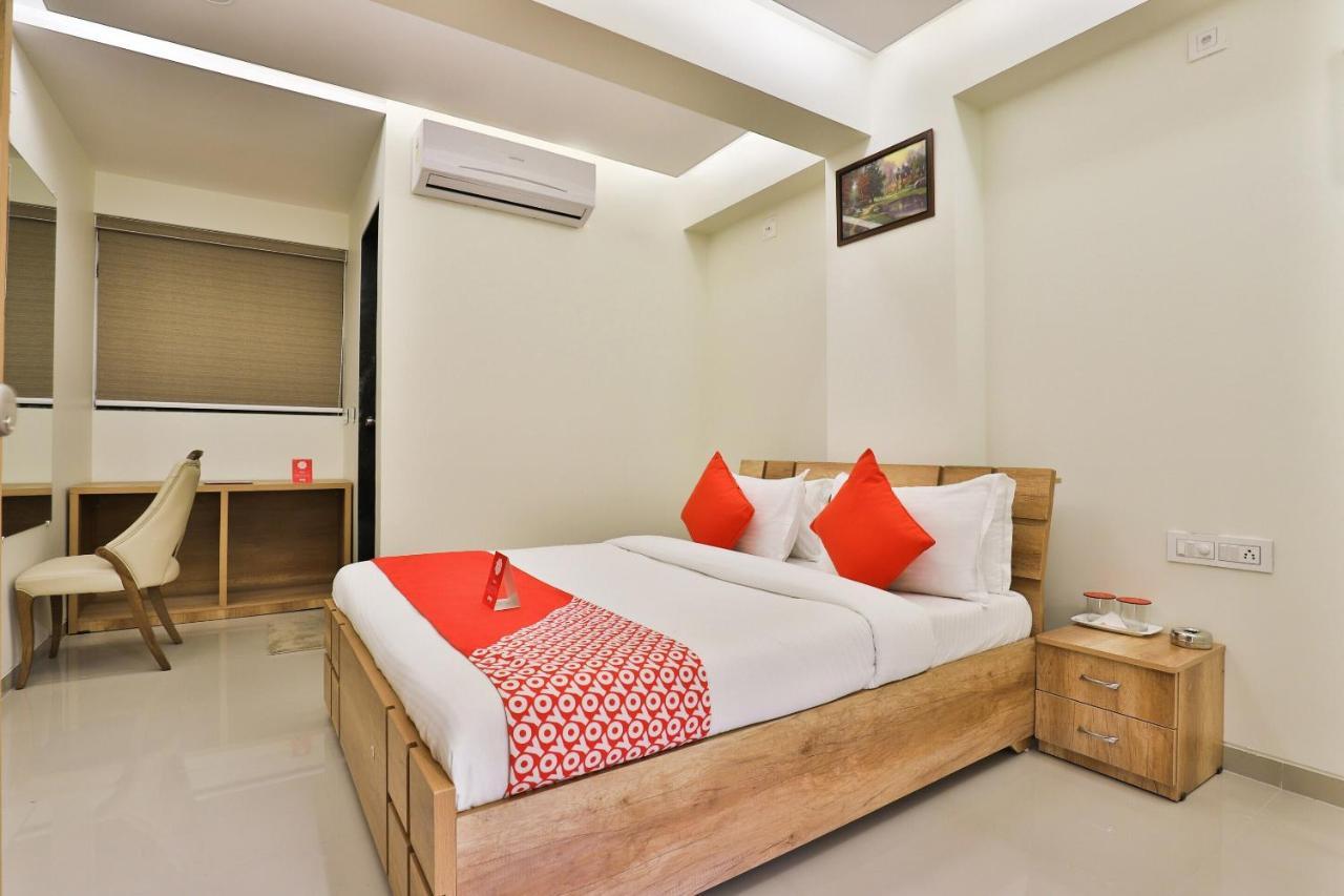 Collection O 12462 Hotel Shiv Inn Gandhinagar Exterior photo