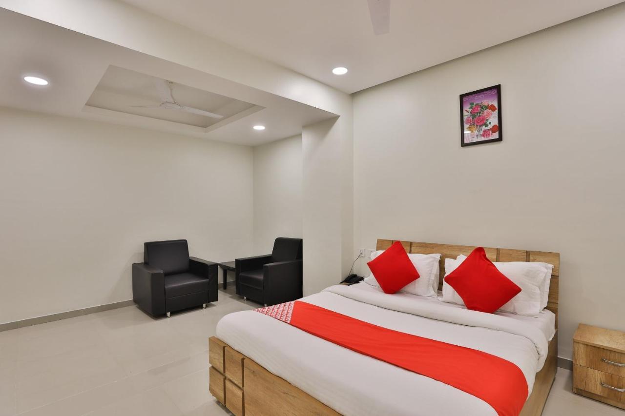 Collection O 12462 Hotel Shiv Inn Gandhinagar Exterior photo