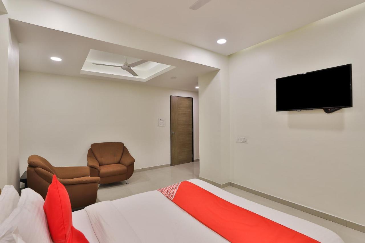 Collection O 12462 Hotel Shiv Inn Gandhinagar Exterior photo