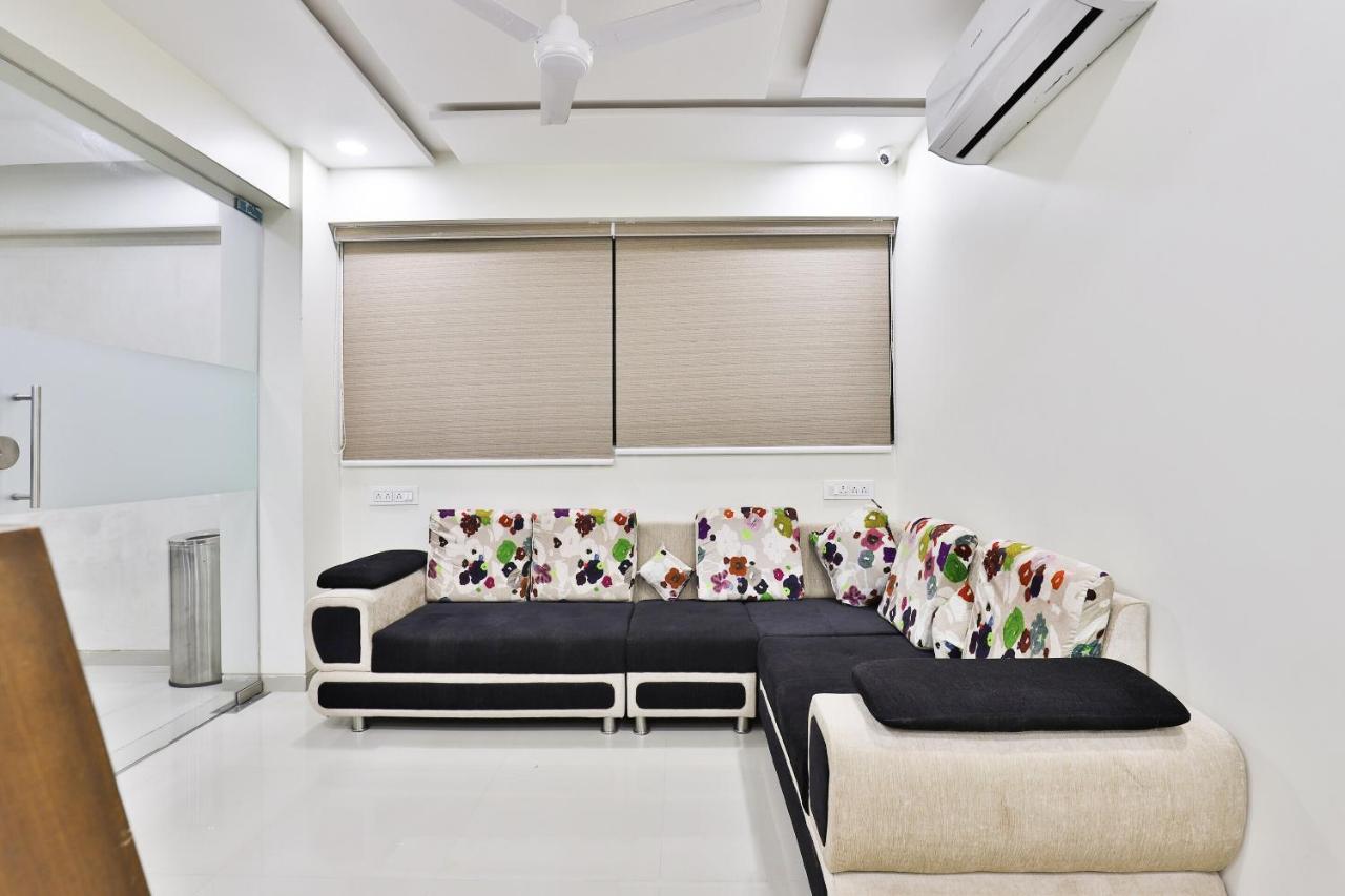 Collection O 12462 Hotel Shiv Inn Gandhinagar Exterior photo