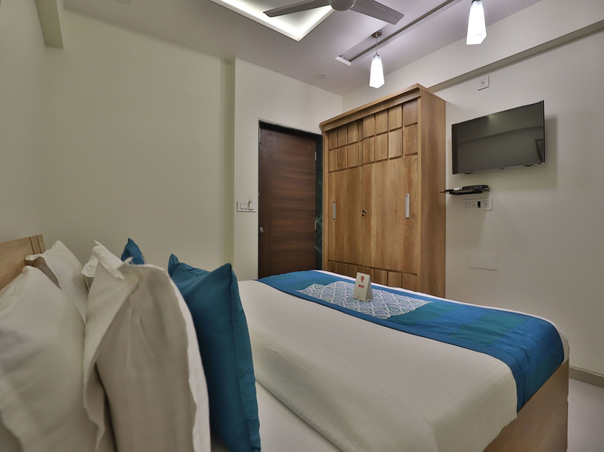 Collection O 12462 Hotel Shiv Inn Gandhinagar Exterior photo
