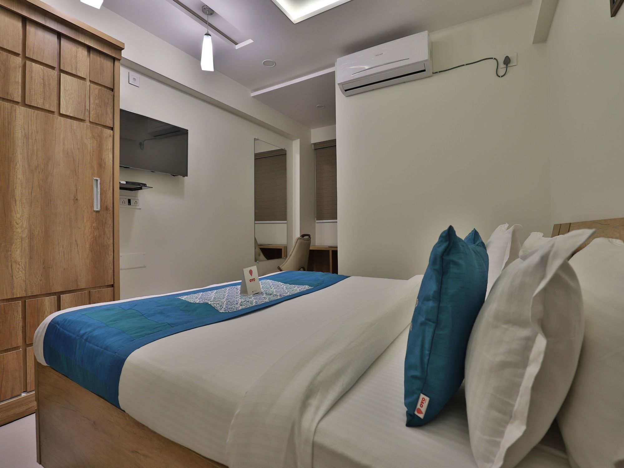 Collection O 12462 Hotel Shiv Inn Gandhinagar Exterior photo